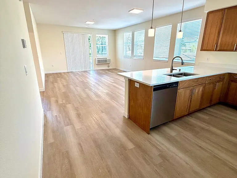Alena Apartments — Photo 19