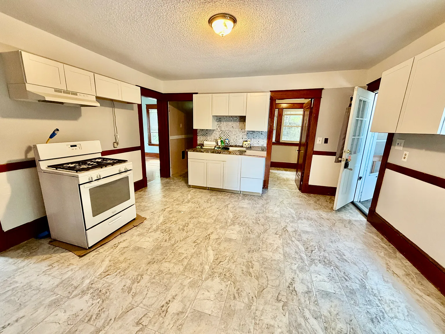 2 bed, 1064 sqft, $1,600 — Photo 4