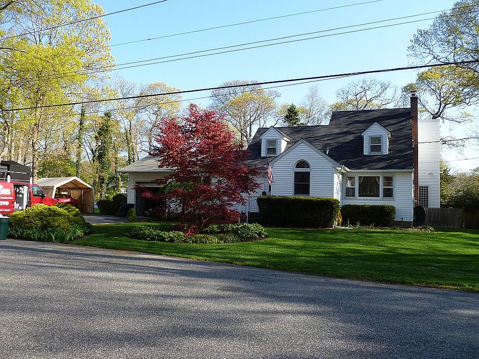 1st image of 5 Twin Pine Ln