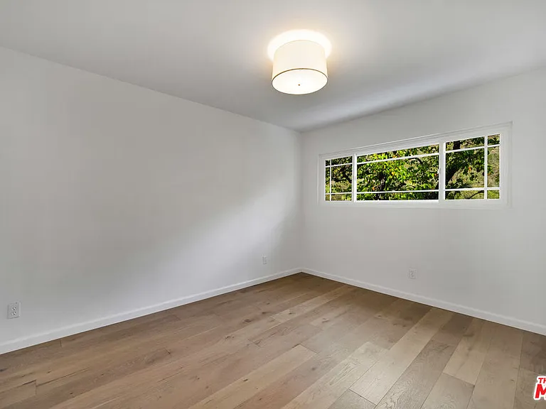 1758 Clear View Dr — Photo 27