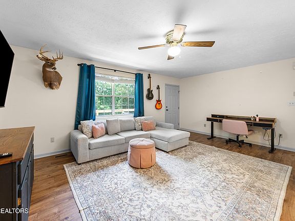 5th image of 3714 Roberts Rd