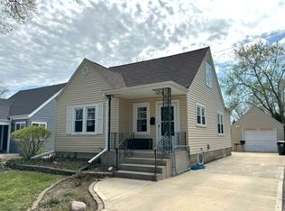 739 Schomer Ave, Aurora, IL 60505