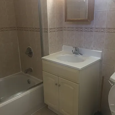 Rented by 18 REALTY | media 15