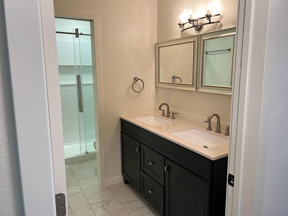 1st image of 822 16th Ave APT 10