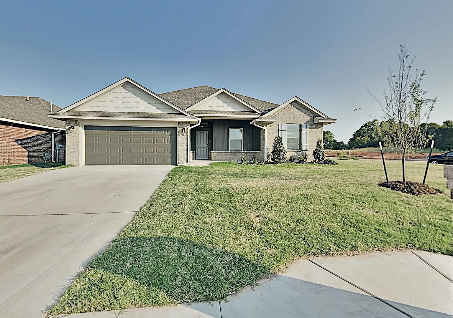 Luxury 4 Bedroom 2 Bathroom Home in Putnam City Schools — Photo 1