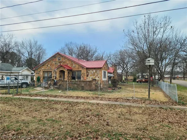 321 W 4th St, Booneville, AR 72927