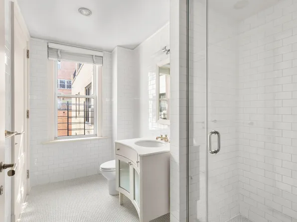 40 East 66th Street 12B image 29 of 30