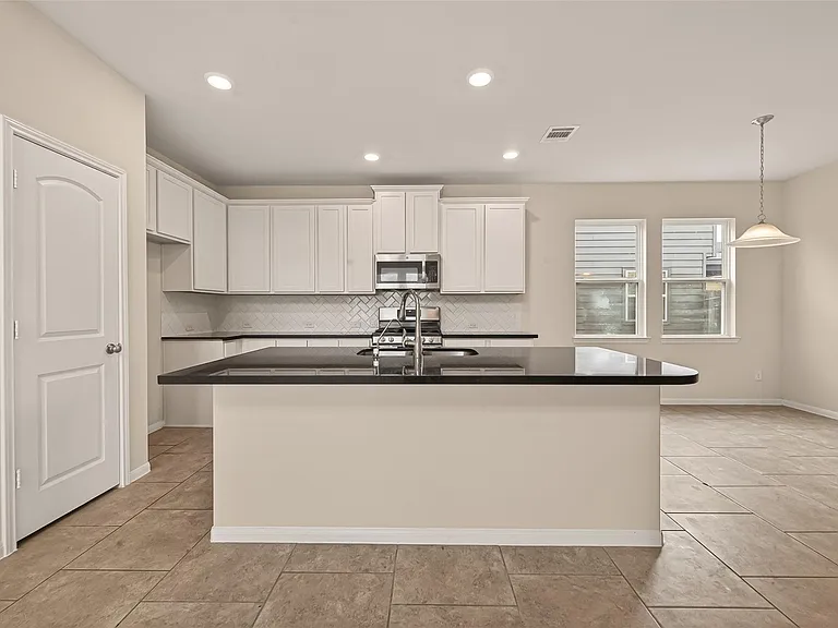 6126 Prince Place Dr — Photo 8