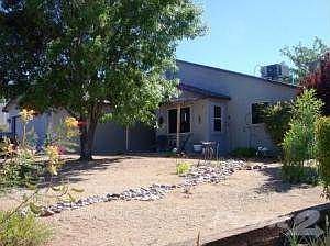 1102 S Pioneer Dr Front yard