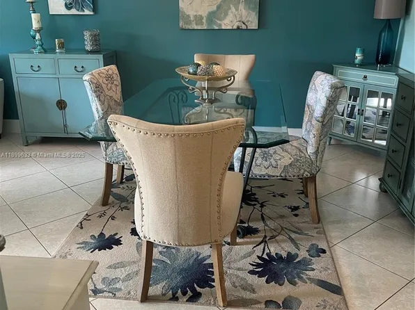 8335 SW 72nd Ave APT 212D, Miami, FL 33143