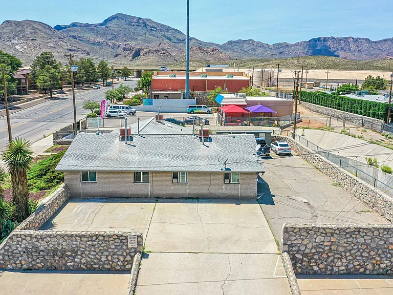 4555 Sun Valley Dr — Photo 38