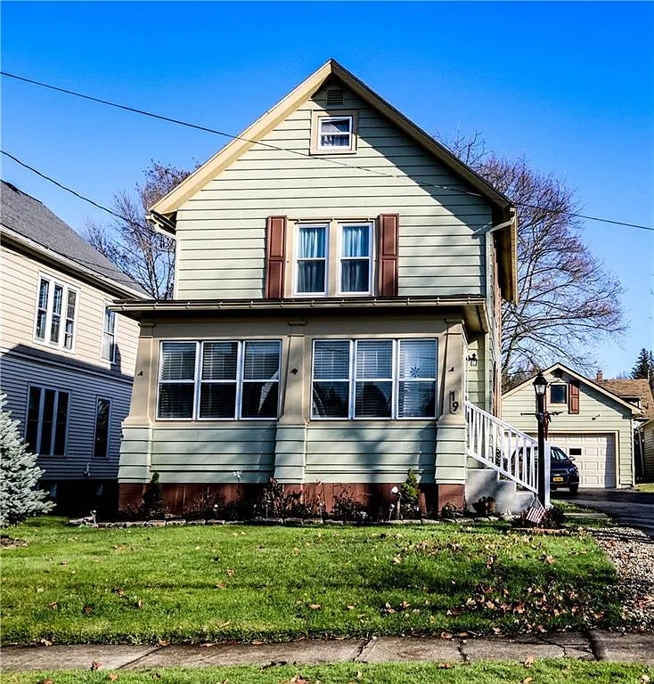 19 Elam Ave photo 1