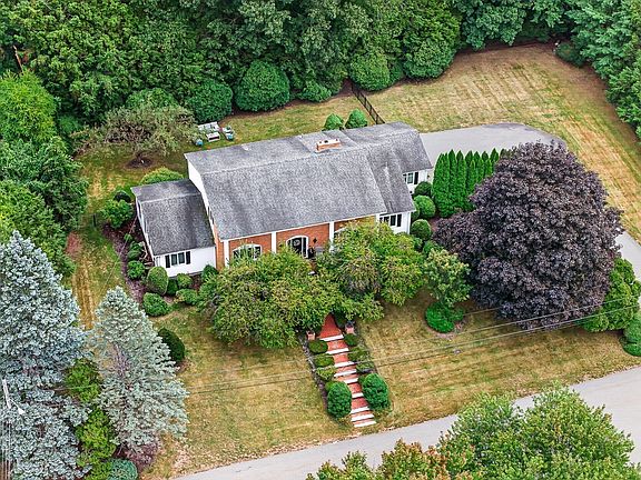 3rd image of 42 Mountain View Rd