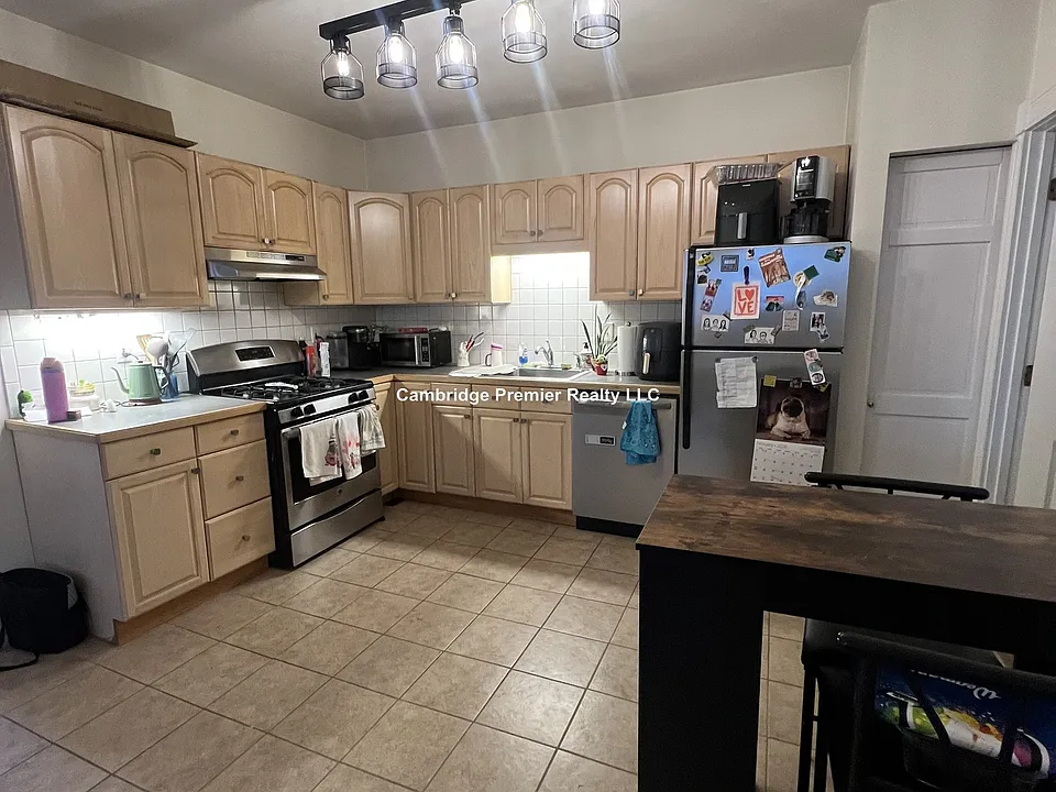 76 Gore St #1