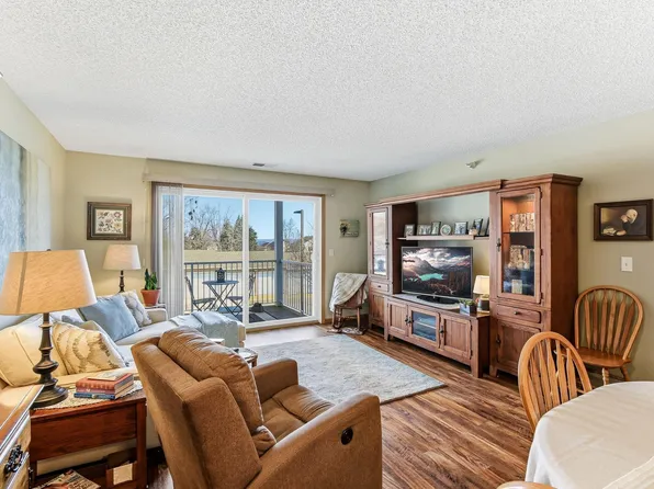 300 Whispering Ln Unit 207, Hastings, MN 55033