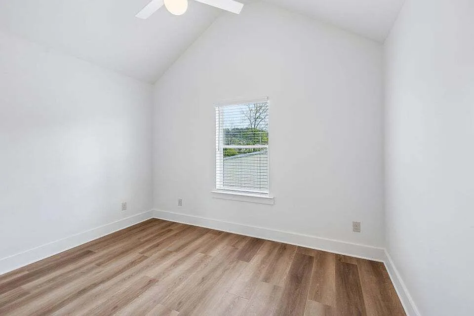 106 North Moss Avenue - 1 — Photo 4