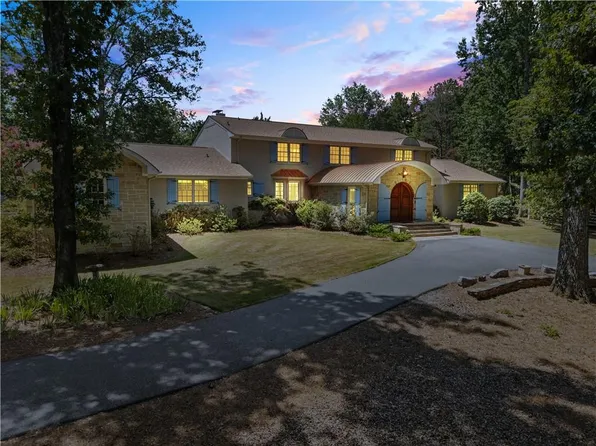 240 Deerfield Rd, Bogart, GA 30622