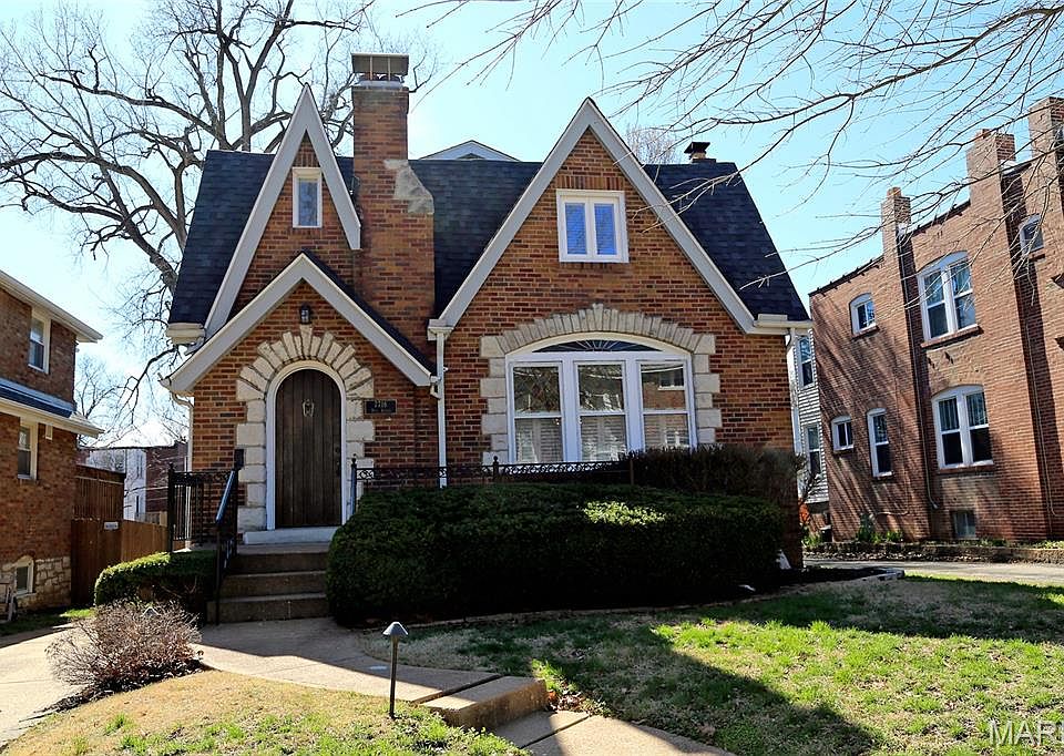 7716 Wise Ave, Saint Louis, MO 63117 | Zillow