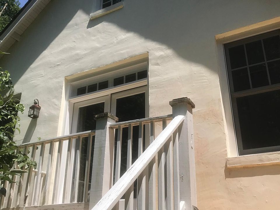 Private Entry Faces south