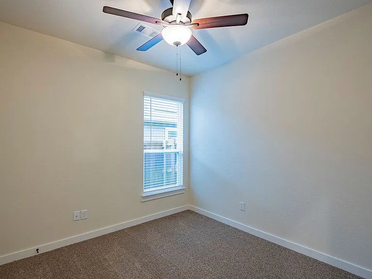 656 Wheatfield Dr — Photo 19
