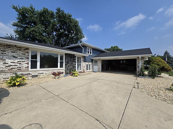4th image of 7014 Wilcox Ave