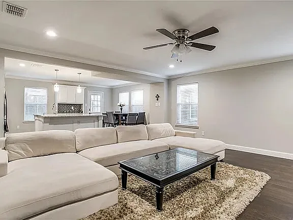 1613 Crown Point Dr — Photo 5