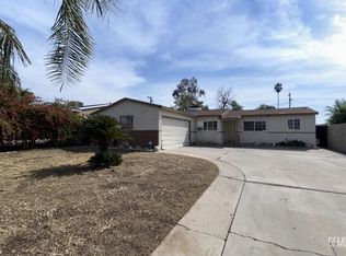 1109 Meadows St, Bakersfield, CA 93306