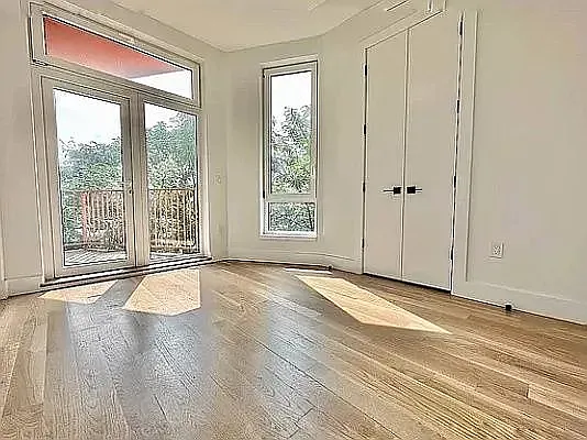 435 Meeker Avenue — Photo 3