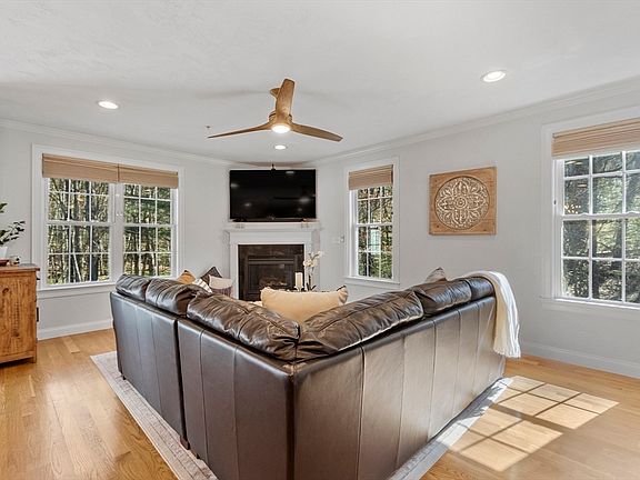 5th image of 105 Dudley Rd #105