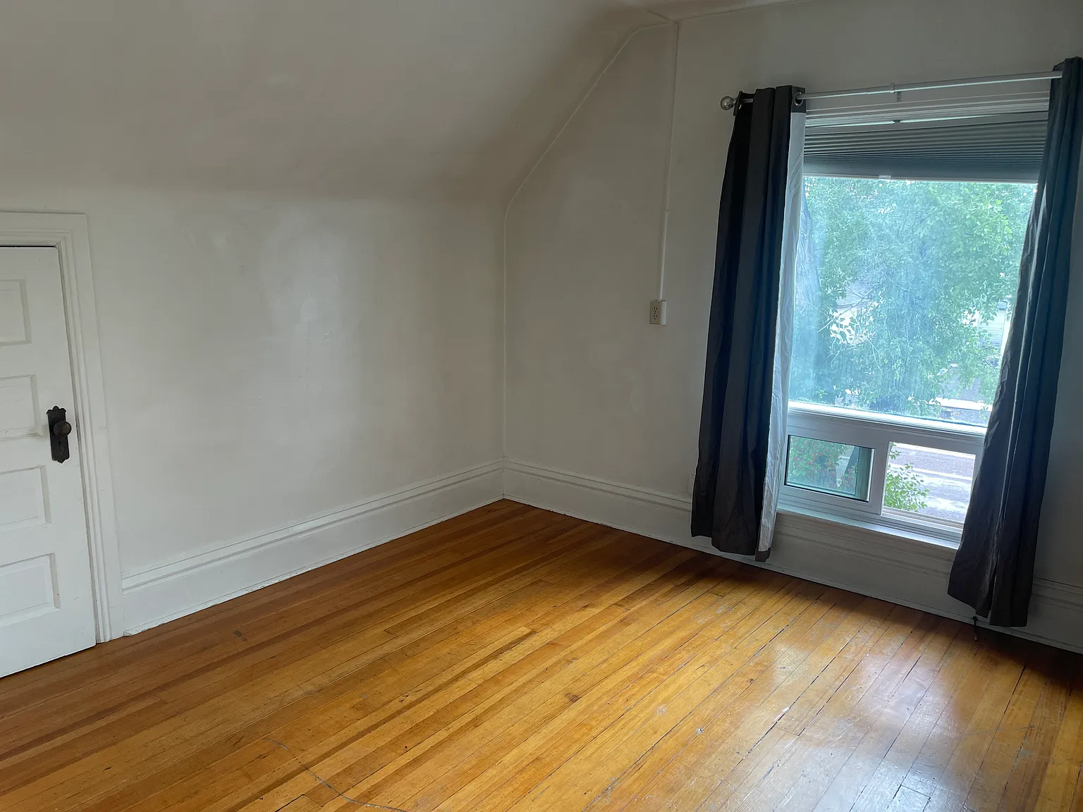 2 bed, 800 sqft, $1,200 — Photo 2