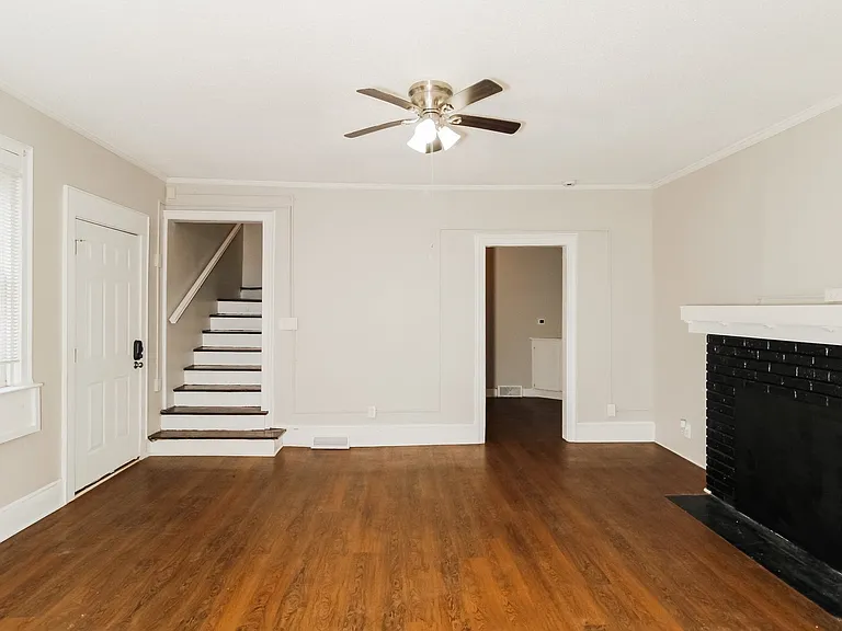 50347_018_living_room_13461745.jpg