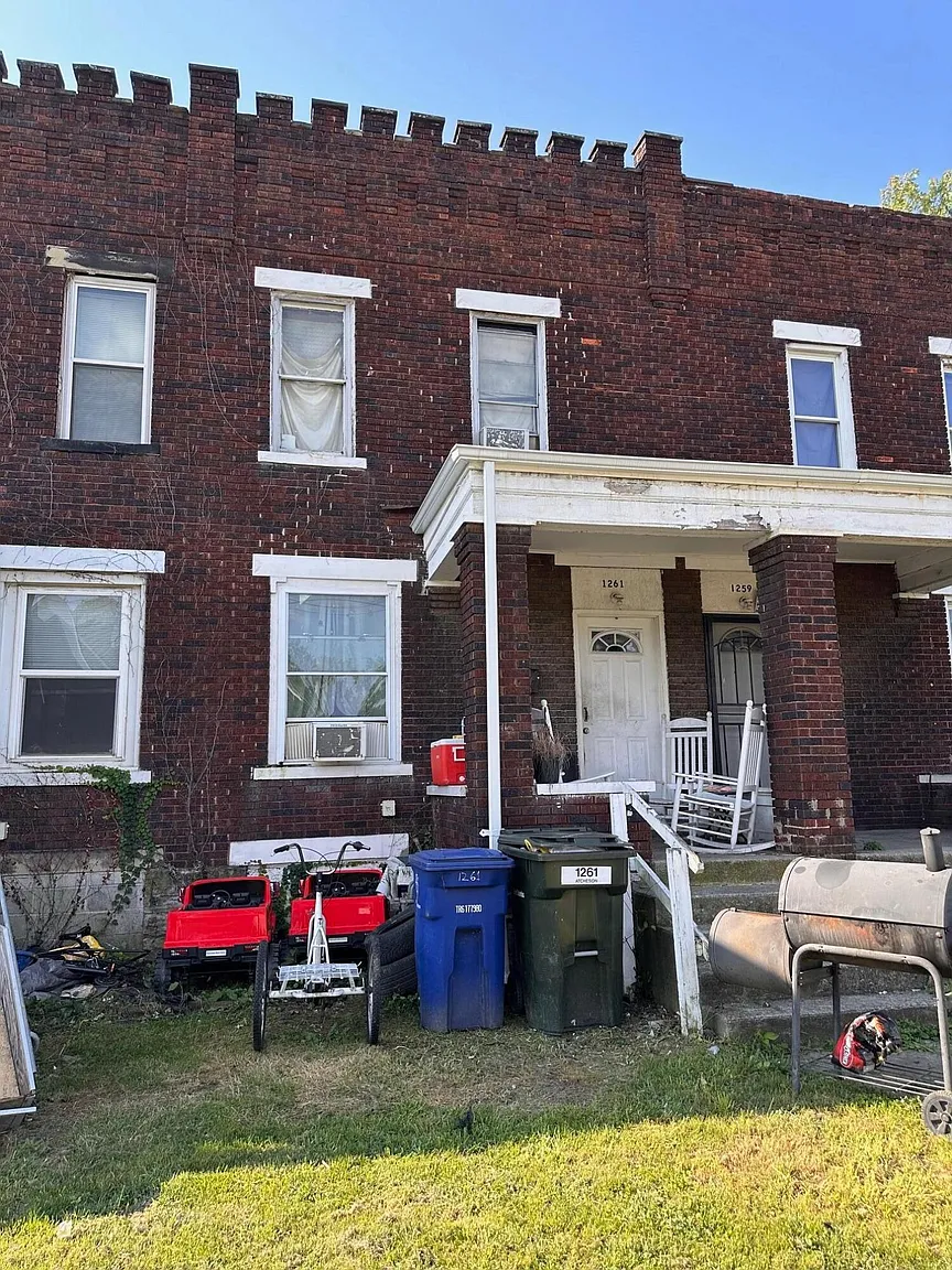 1261 Atcheson St photo 1
