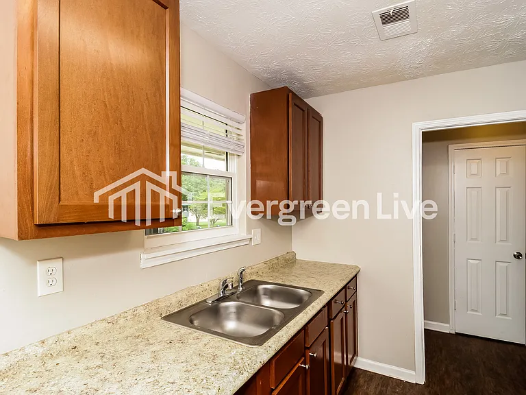 340 River Chase Dr — Photo 7