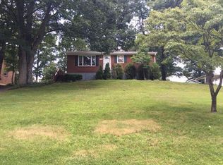 1859 North Rd, Salem, VA 24153