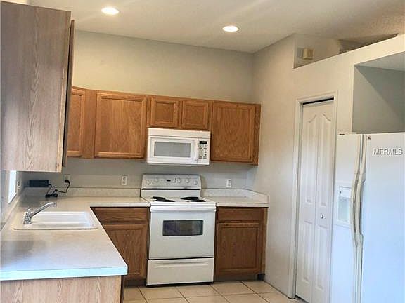 3rd image of 4304 Fincastle Ct #4304