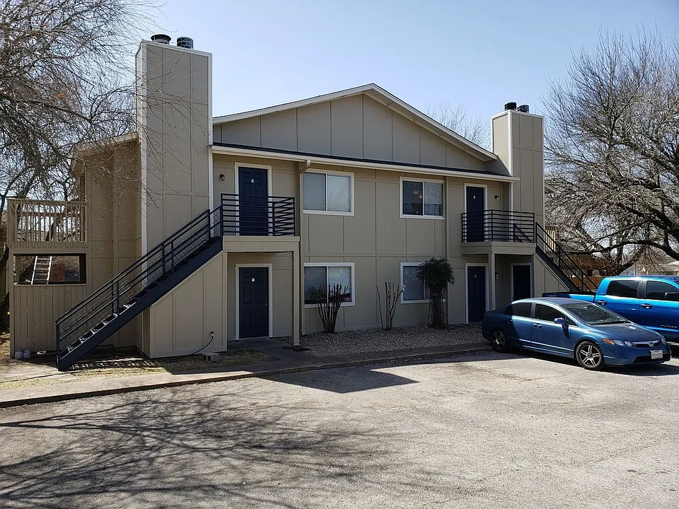 10811 Lanshire Dr