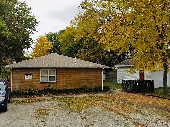 2nd image of 504 Main St