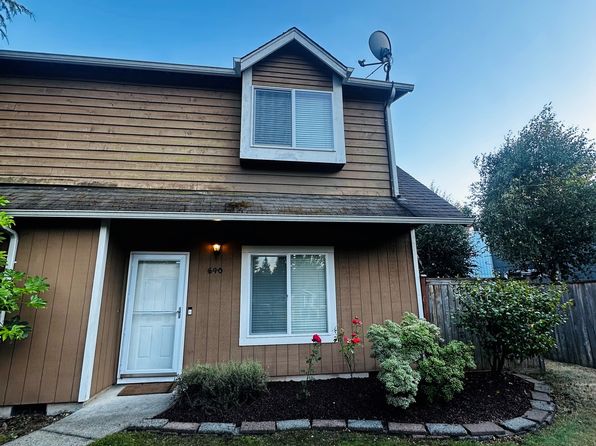 640 Malibu Dr SE