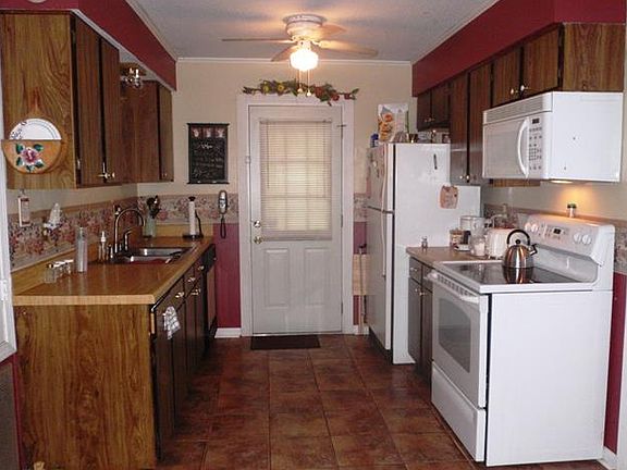 4th image of 1918 Longwood Ct