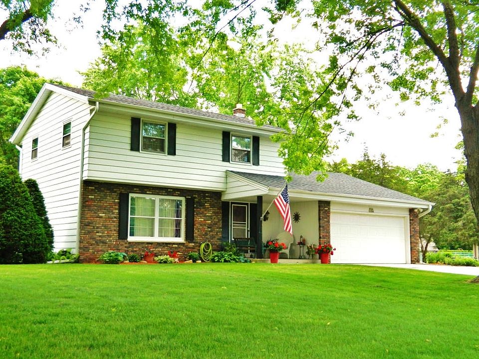 1st image of W304S2766 Green Meadow Ln