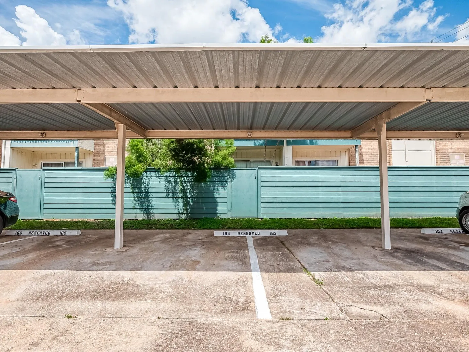 1 bed, 1.0 bath, 648 sqft, $950 — Photo 3