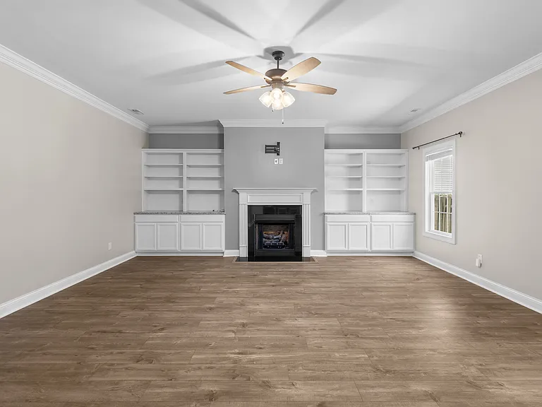 606 Prospect Way — Photo 2