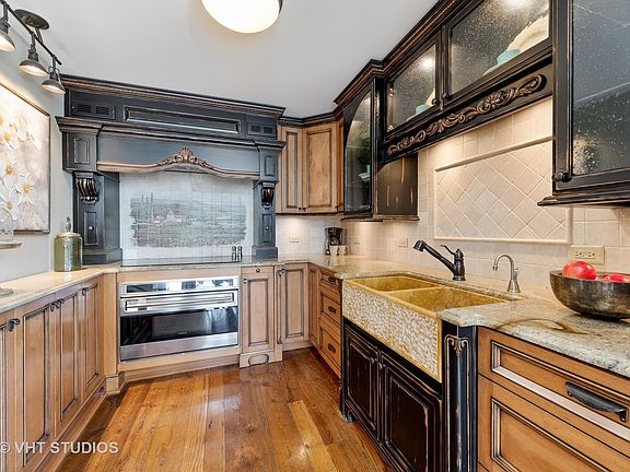 5th image of 200 N Dearborn St #3801-02