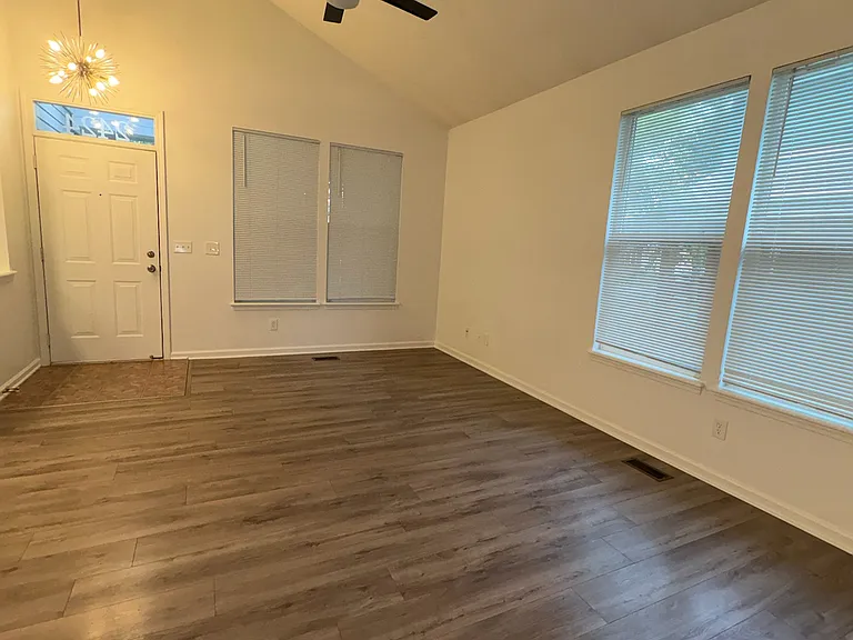 2424 N New Jersey St — Photo 3