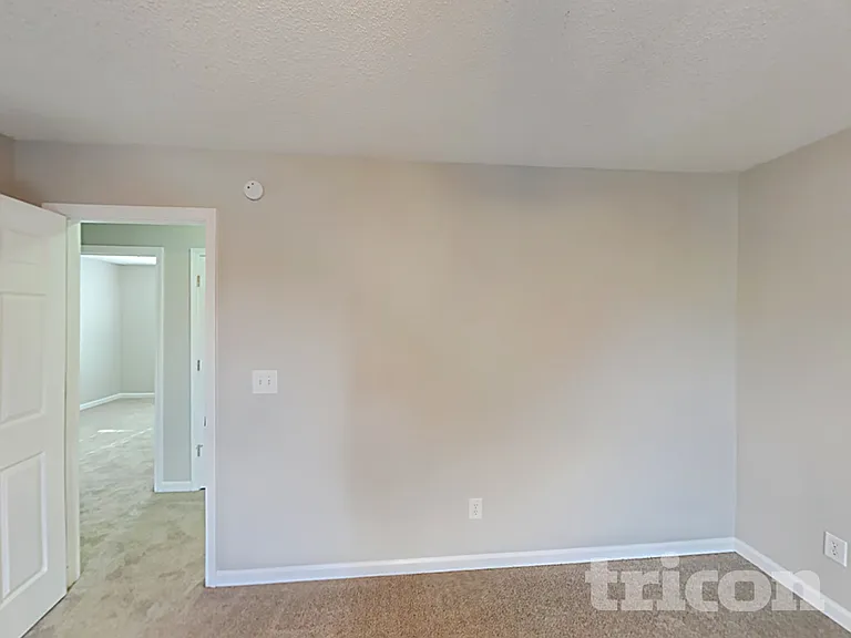 404 Remington Ct — Photo 8