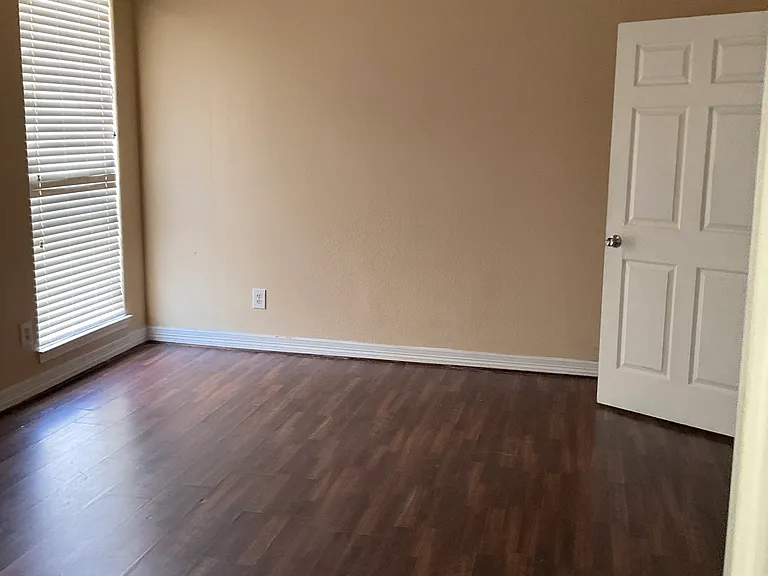 10610 Mills Way — Photo 16