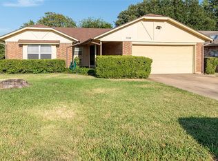 7336 Channel View Dr, Fort Worth, TX 76133