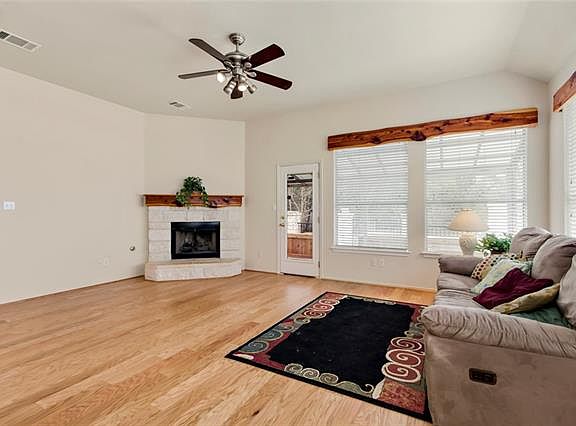 3rd image of 4508 Hibiscus Valley Dr