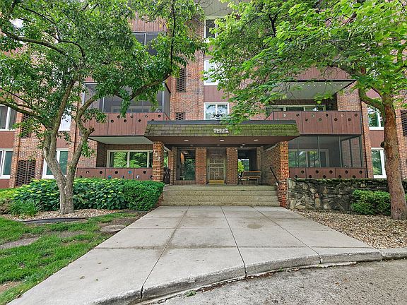 2nd image of 129 S Spruce Ave APT 208