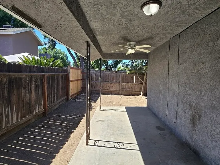 3233 Stanford Ave — Photo 47